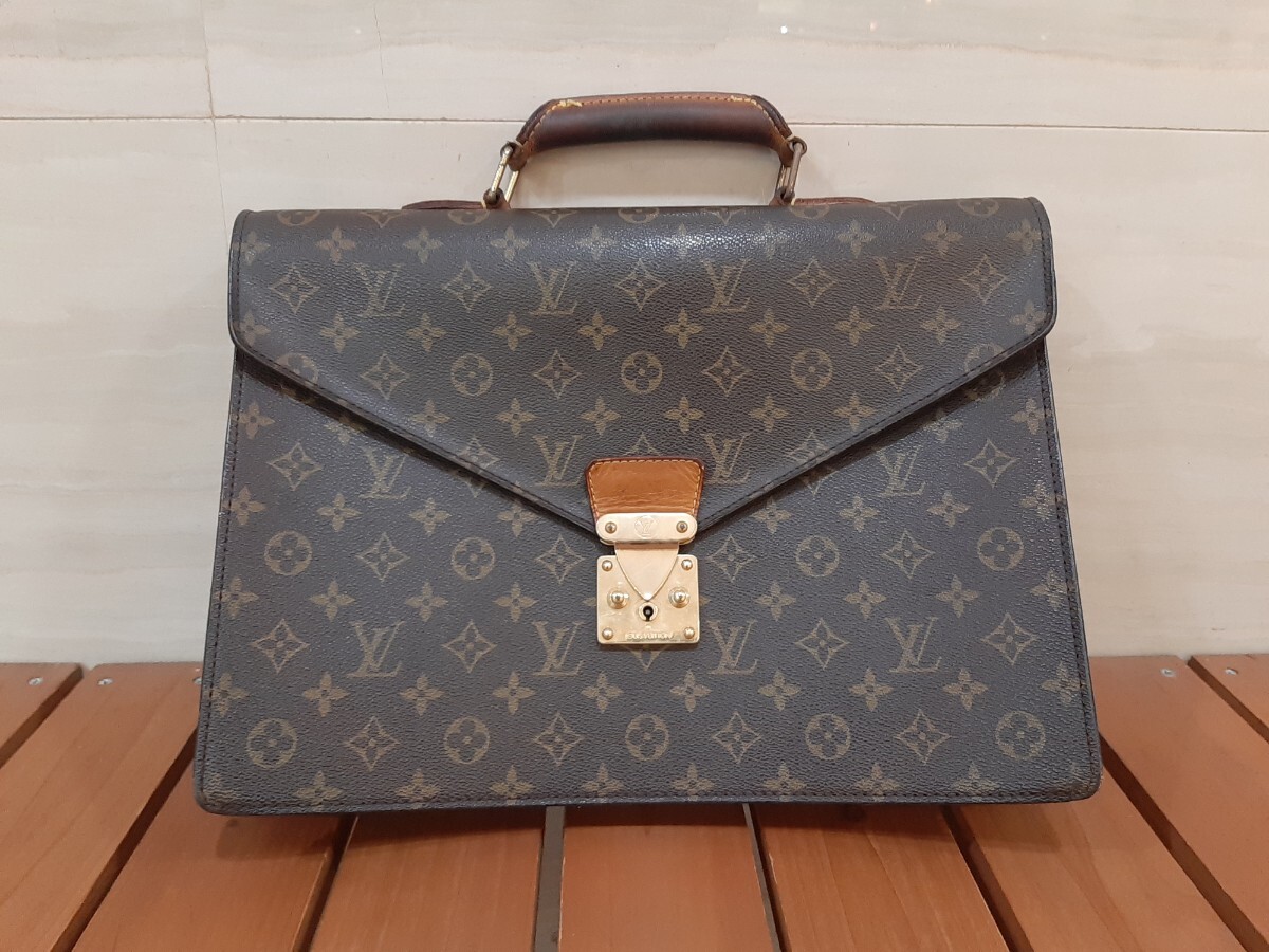 Yahoo!オークション -「ルイヴィトン コンセイエ」の落札相場・落札価格