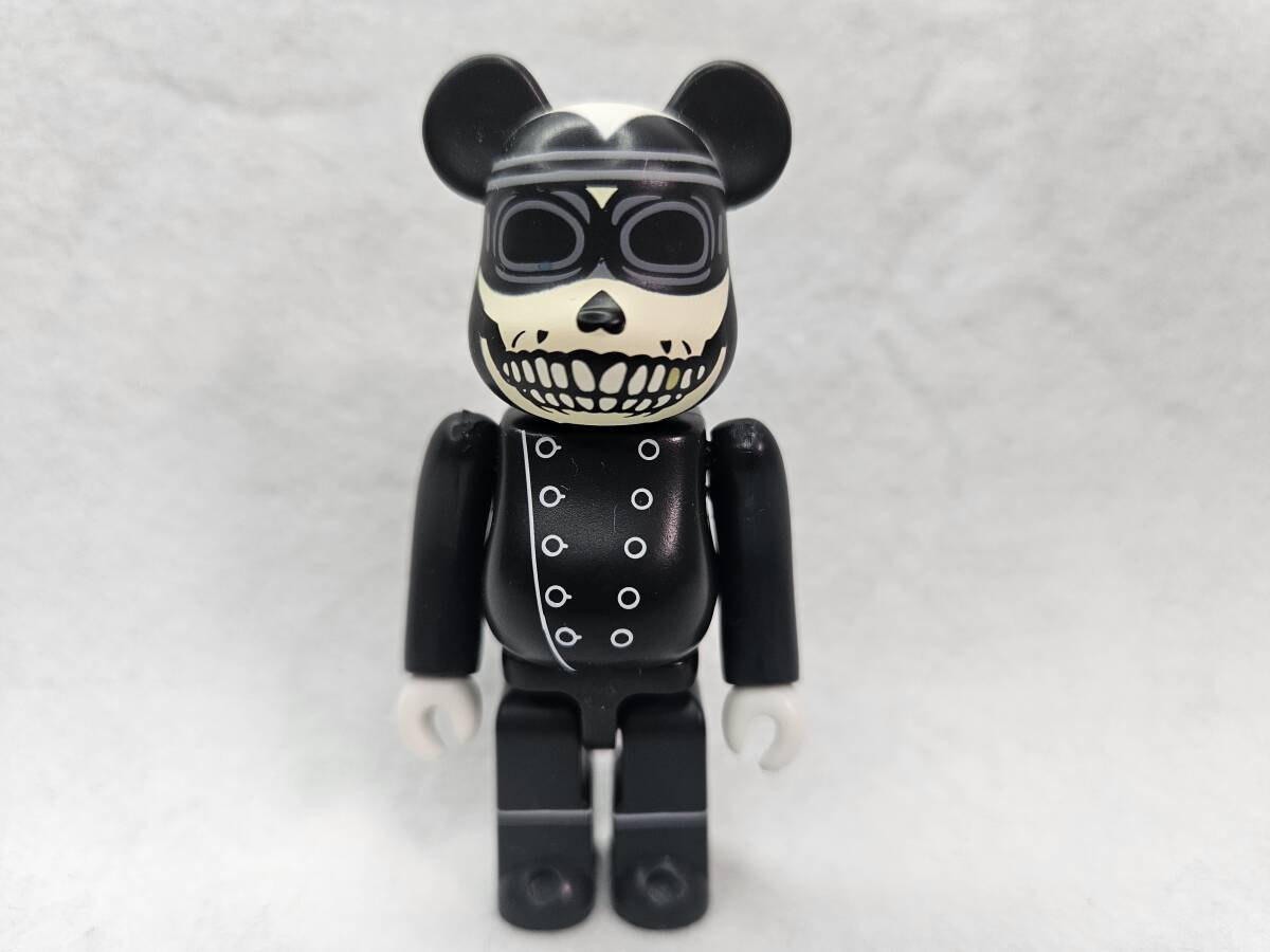 Yahoo!オークション -「ベアブリック100%」の落札相場・落札価格