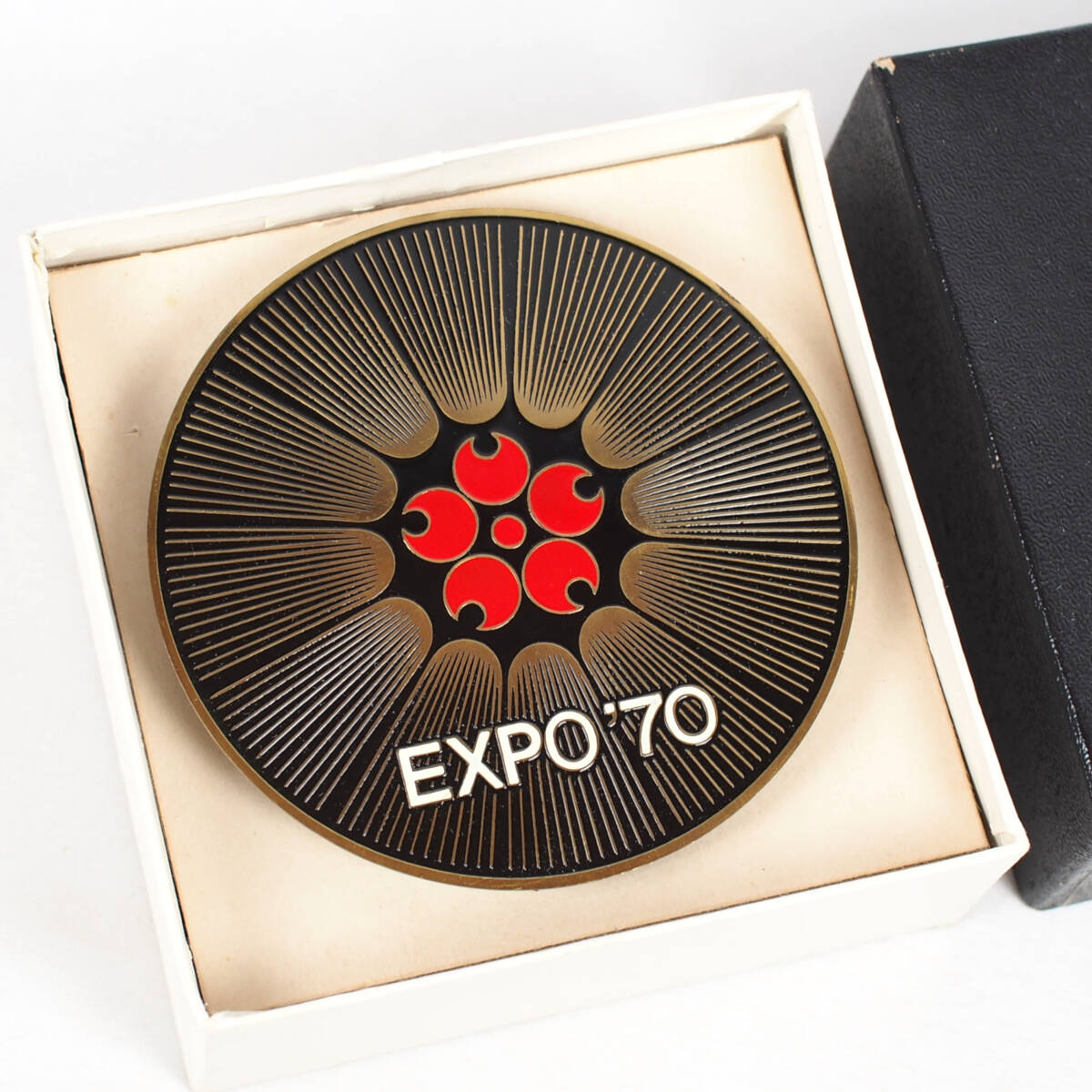 Yahoo!オークション -「expo70 バッジ」の落札相場・落札価格