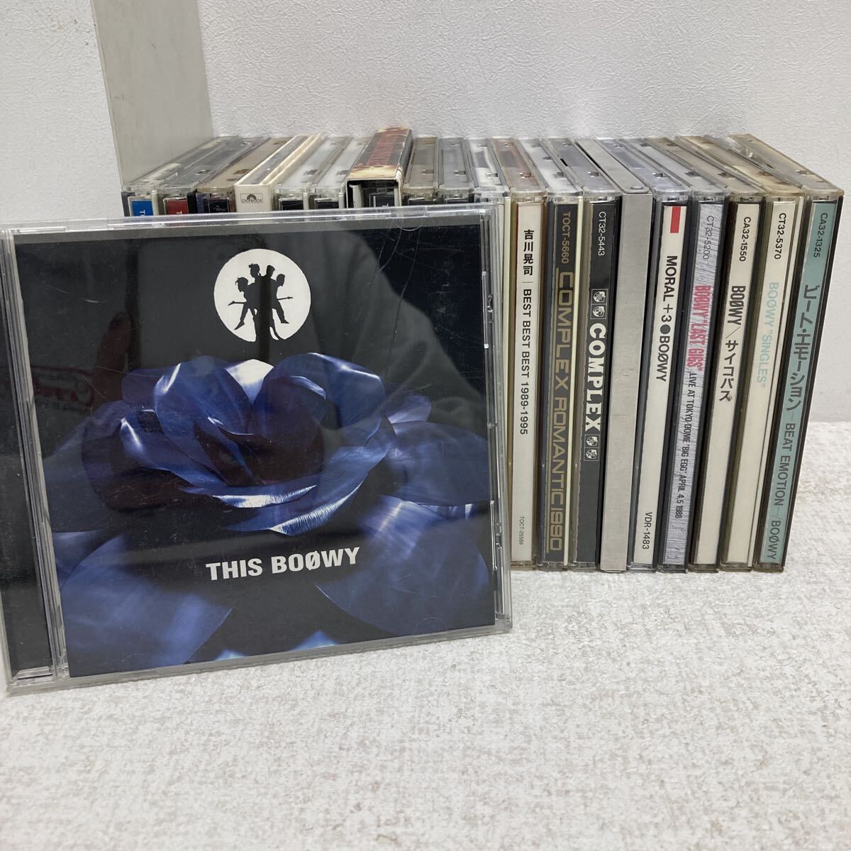 Yahoo!オークション -「吉川晃司 singles+」の落札相場・落札価格