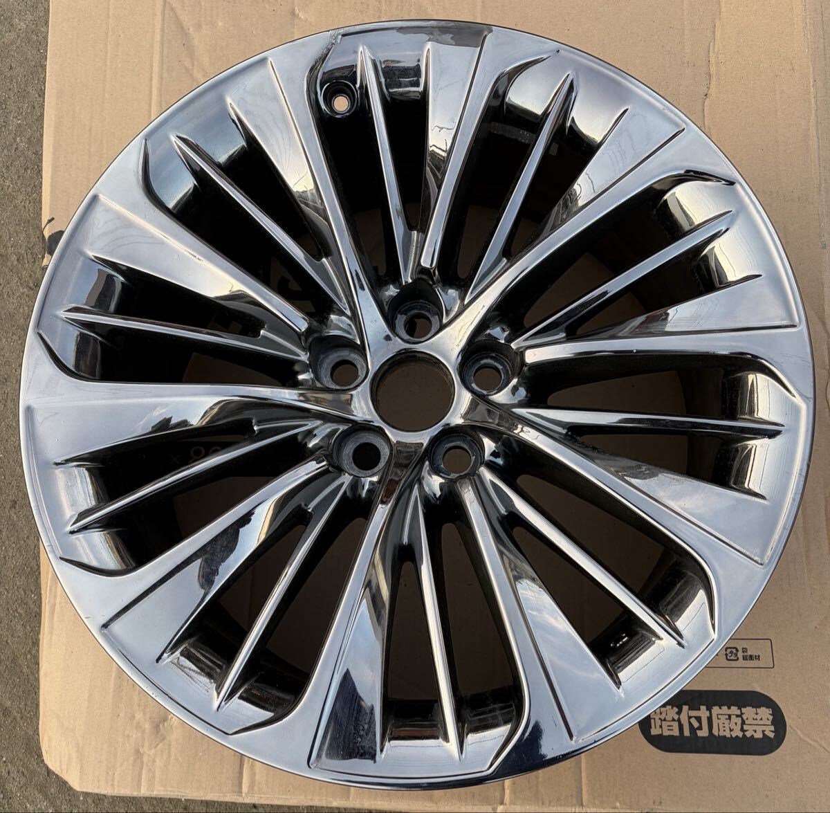 Yahoo!オークション -「レクサスls ホイール 20インチ」の落札相場