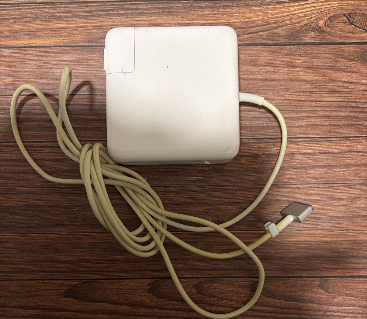 Yahoo!オークション -「85w magsafe 2電源アダプタ」の落札相場・落札価格