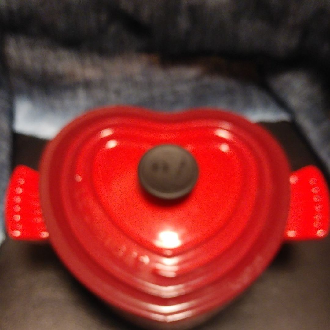 新品 ル・クルーゼ シグニチャー ココット・スクエア 24cm シェル