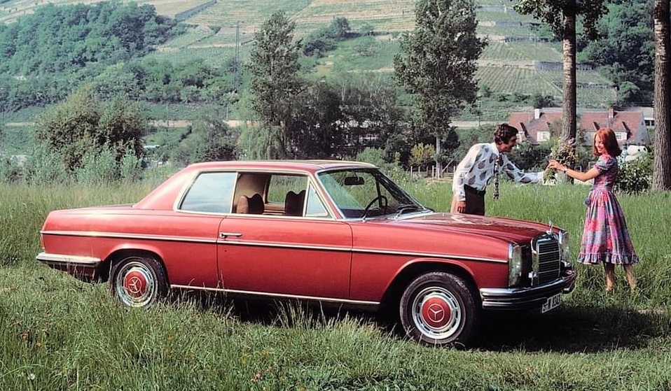 縦目のベンツ” 初代コンパクトシリーズのメルセデス・ベンツW114/115