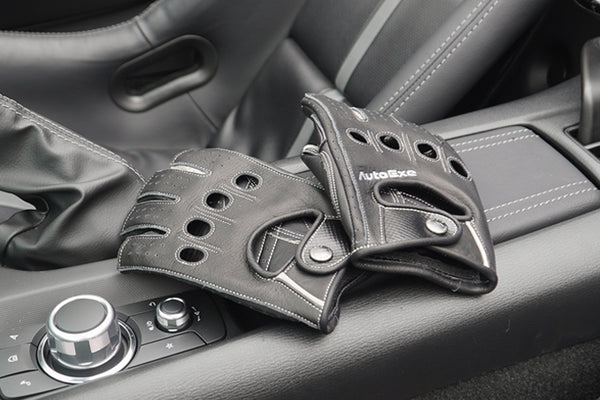 LG-cacasan-gloves-01_600x.jpg?