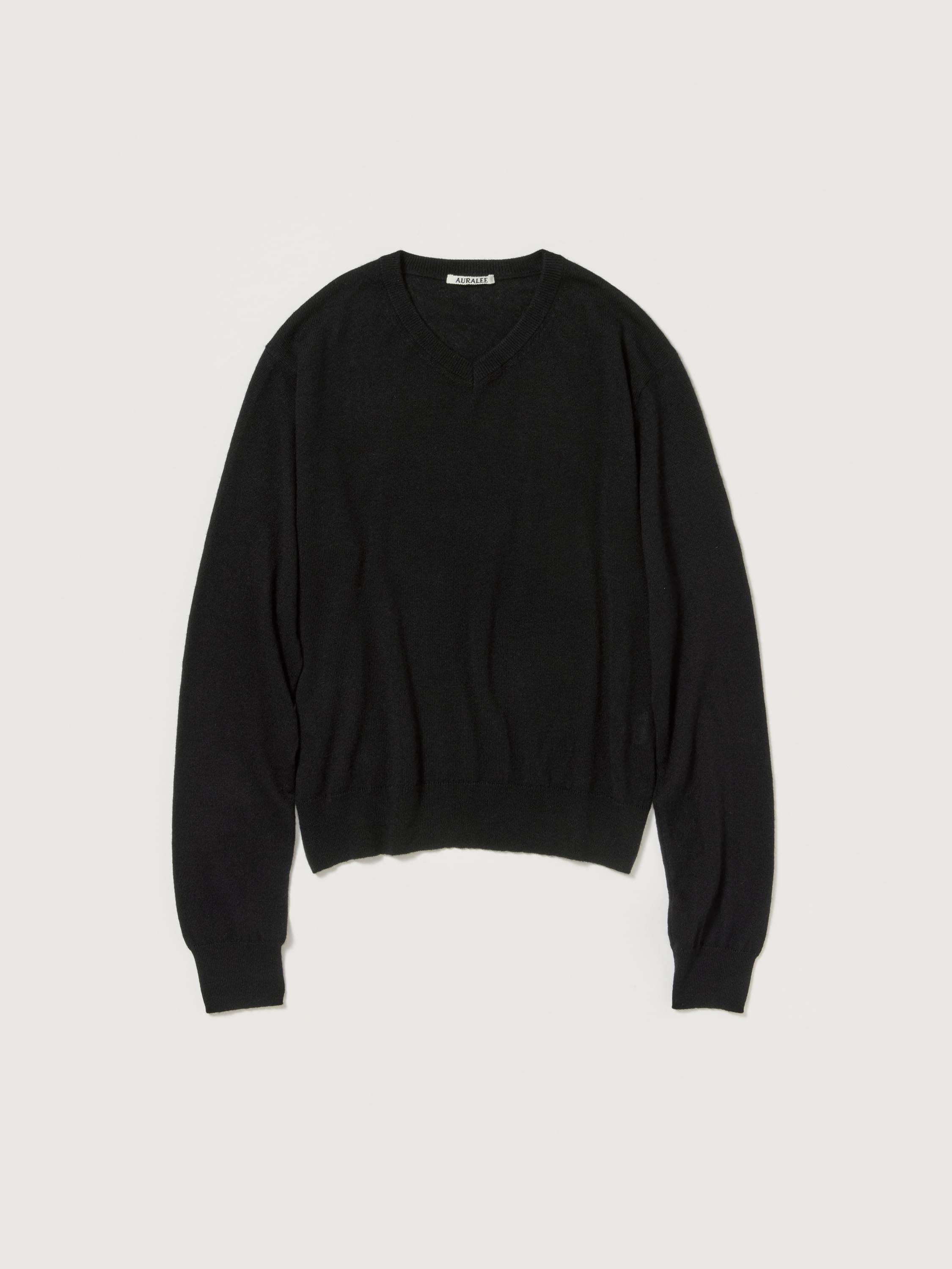 SUPER FINE CASHMERE SILK KNIT V-NECK P/O - AURALEE Official Website