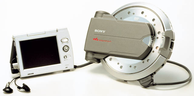 ソニー、3.5型液晶ディスプレイ付属の「DVDウォークマン」
