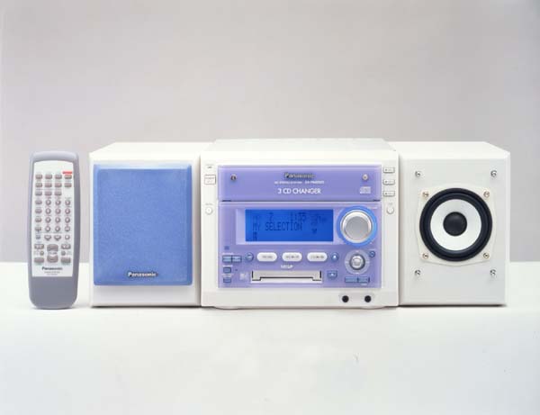 パナソニック、MDLP対応3CDチェンジャー搭載ミニコンポ