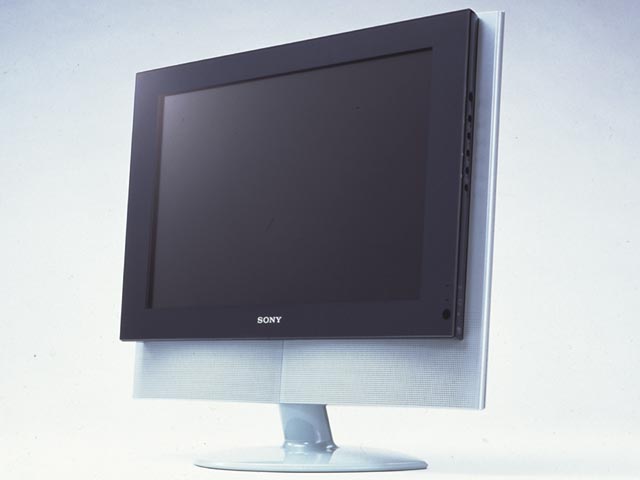 ソニー、ハイビジョンに対応したワイド17V型の「液晶WEGA」