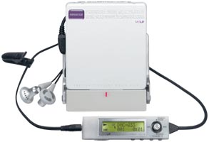 ケンウッド、デジタルアンプ採用のポータブルMDプレーヤー