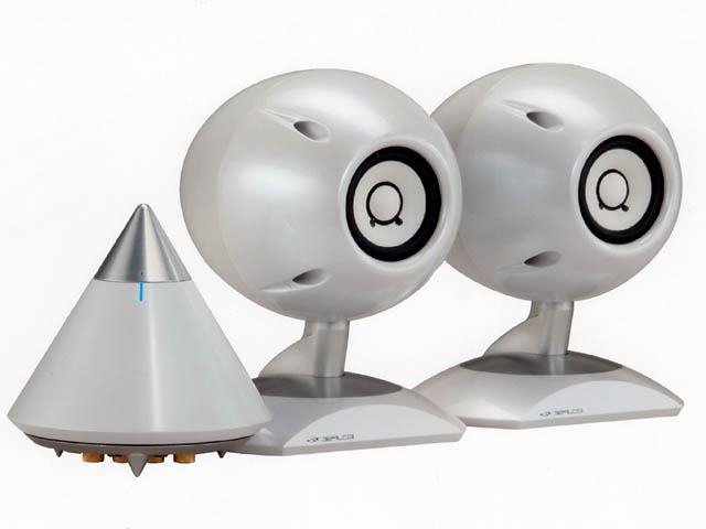 富士通テン、卵形スピーカーのパールホワイトバージョン