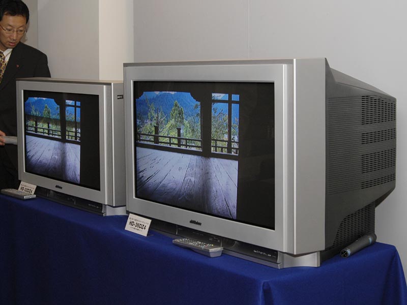 ビクター、地上/BS/110度CSデジタル対応CRTテレビ