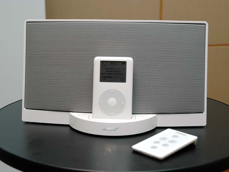 ボーズ、iPod専用スピーカー「SoundDock」