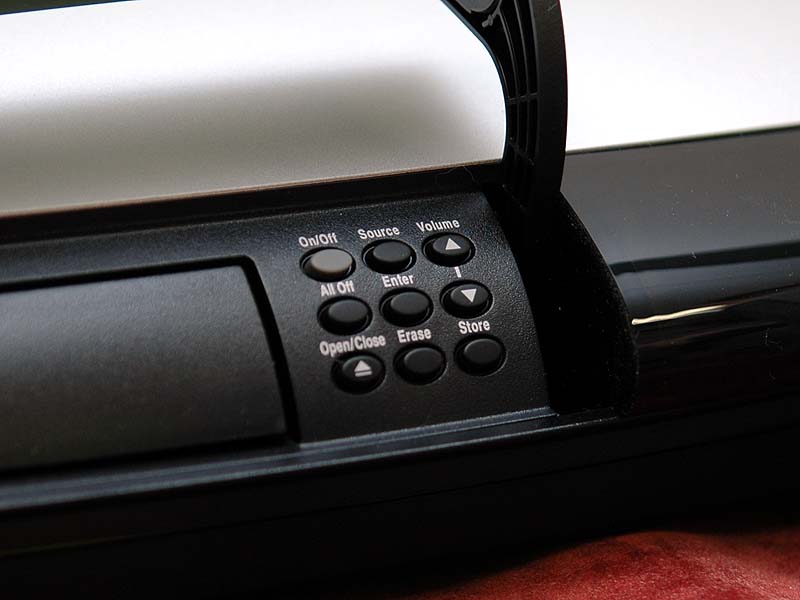 ボーズ、HDDを内蔵した50万円のシアターシステム