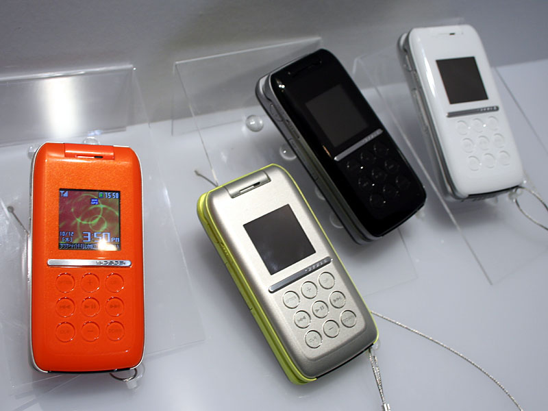 ドコモ、ウォークマン/BRAVIAの技術を導入した「SO903i」