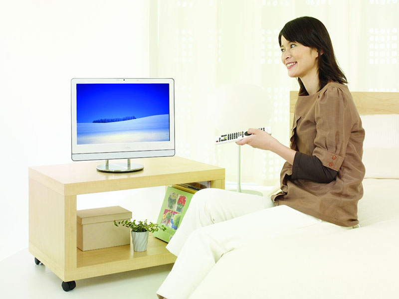 富士通、地デジ対応Media Center搭載のデスクトップPC