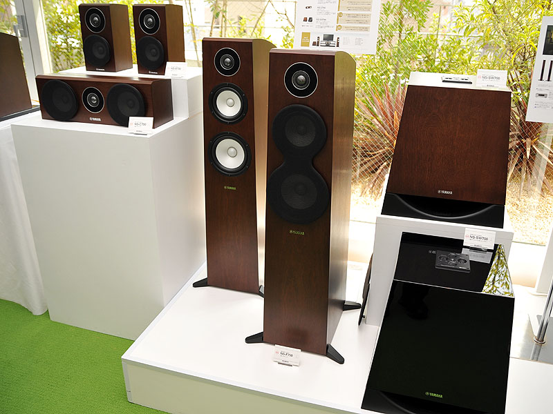 ヤマハ、「NS-700」シリーズのサラウンドスピーカーなど