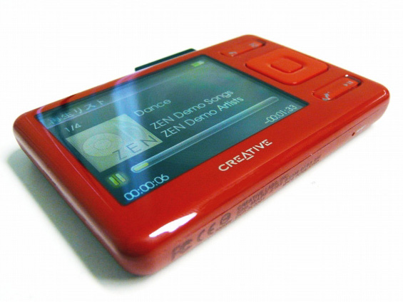 クリエイティブ、AVプレーヤー「ZEN」に4GBレッドモデル