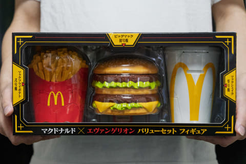 マクドナルド×エヴァフィギュア、開封＆組み立ててみた - AV Watch