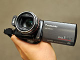 パナソニック、64/32GBメモリ内蔵のAVCHDカメラ2機種 - AV Watch
