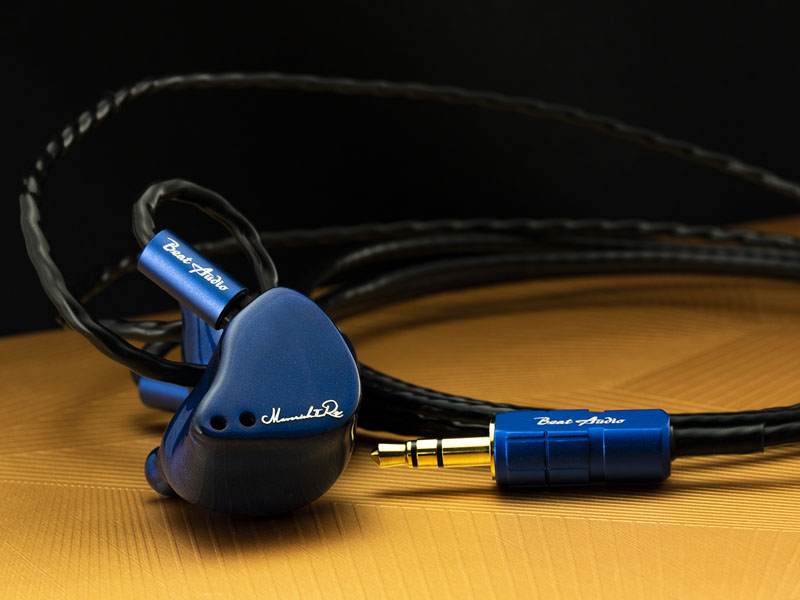 Unique Melody×Beat Audio、アビスブルーの限定イヤフォン「MAVERICK