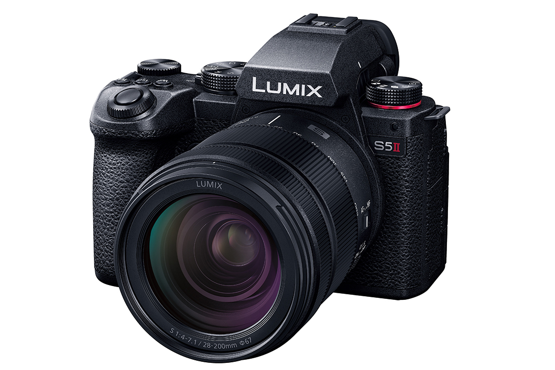 LUMIX「S5II」に「28-200mm」のハーフマクロが付いた新レンズキット