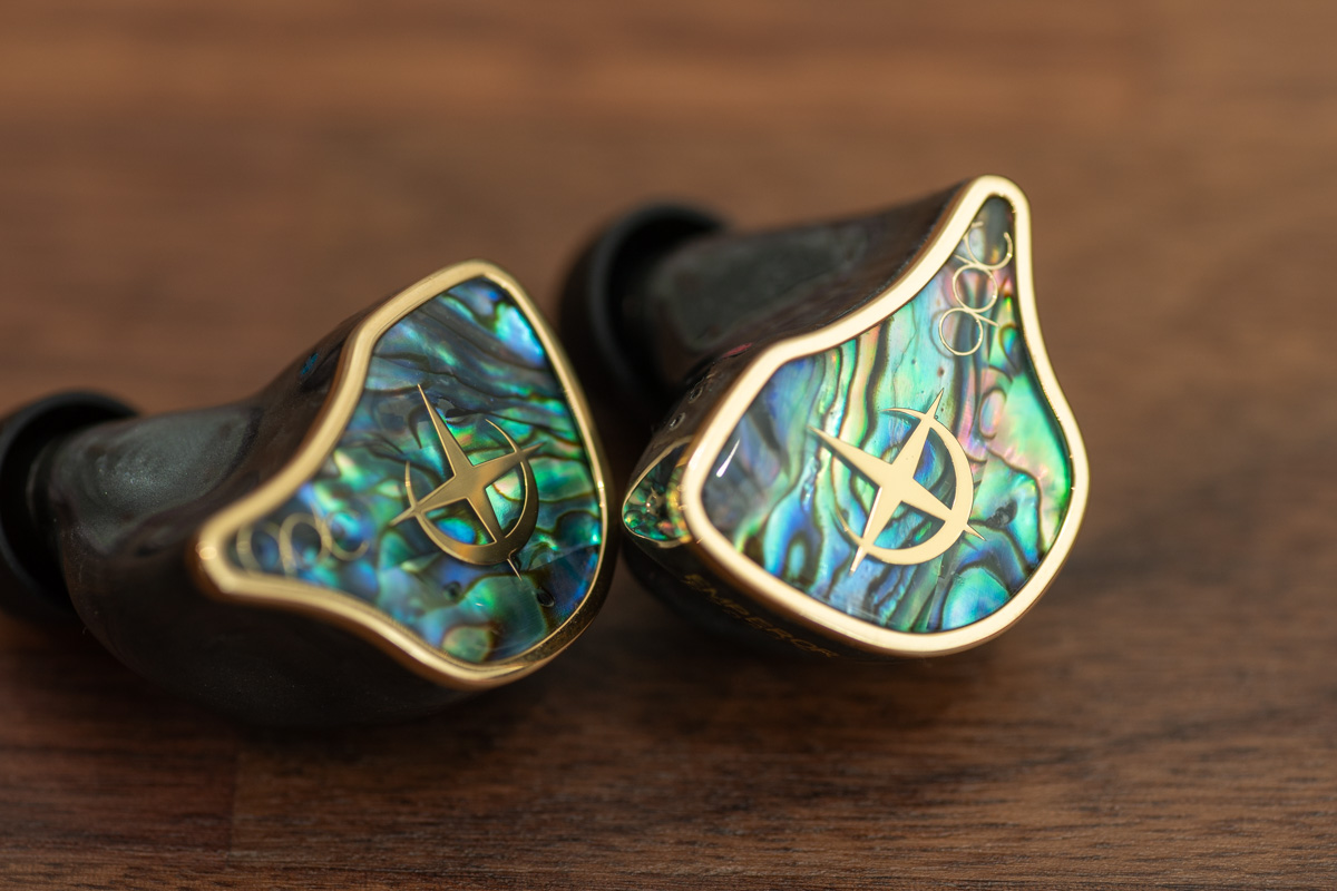 qdcの現到達点、“皇帝”の名を持つ別格イヤフォン「EMPEROR」がスゴイ