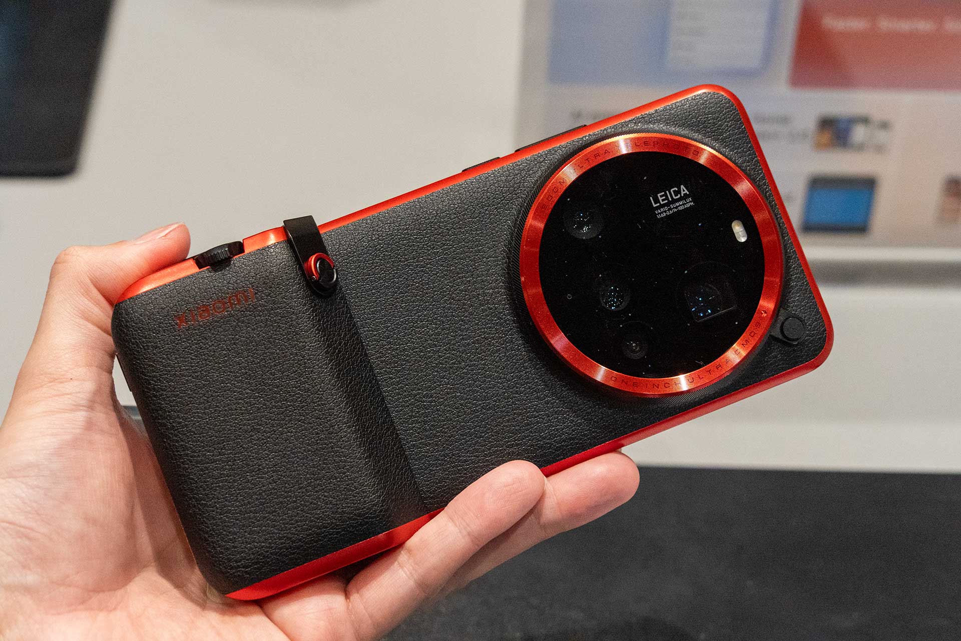 ライカ共同開発、2億画素望遠カメラ搭載スマホ「Xiaomi 15 Ultra