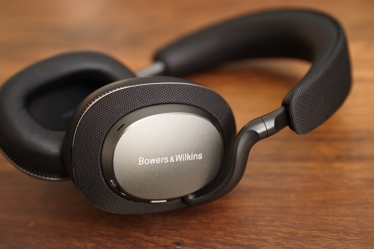 薄いのに高音質化、無線でついにロスレス対応! Bowers＆Wilkins「Px7