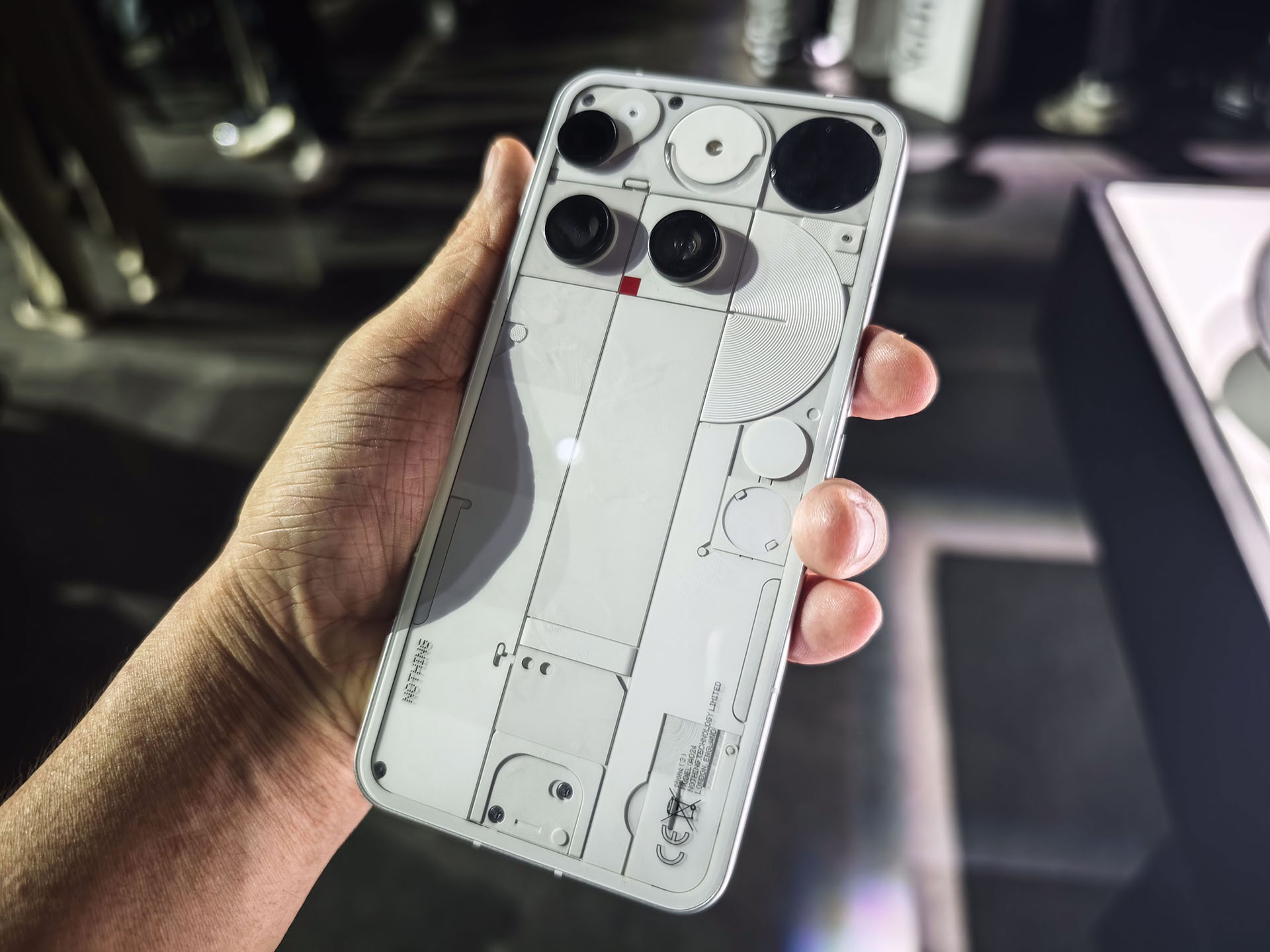 西田宗千佳のRandomTracking】Nothingのフラッグシップスマホ「Phone(3