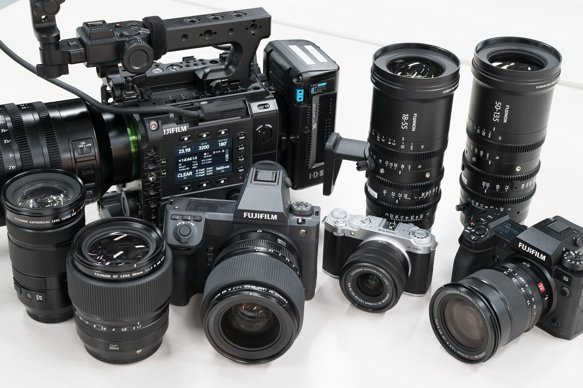 富士フイルムで動画撮影、最初のオススメは「X-M5」一択!? 中判映像