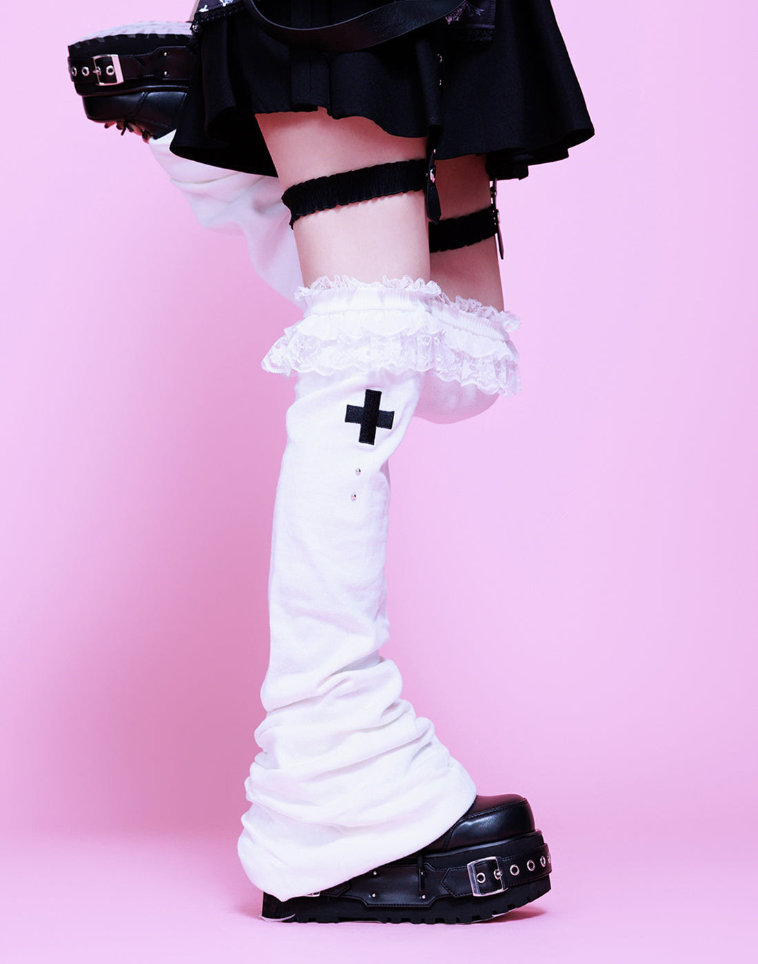 lace ruffle studs leg warmer – AVENCHUMU （アバンチュウム）
