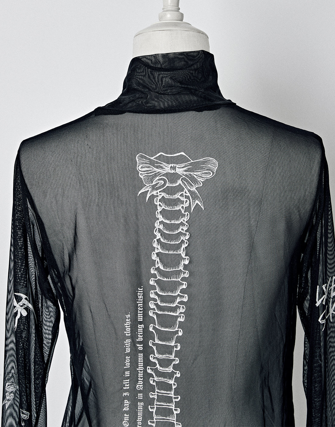 All for you art tops by AVENCHUMU – AVENCHUMU （アバンチュウム）