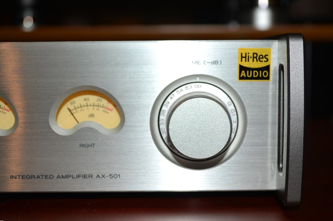 完売】中古品 TEAC AX-501 Silver ステレオプリメインアンプ バランス