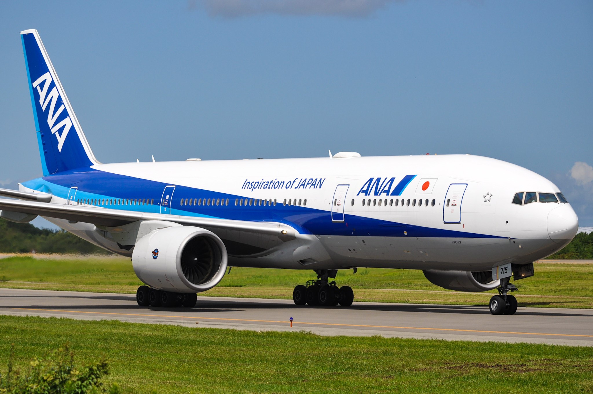 ANA407便 羽田ー秋田線搭乗記 話題の最新キャビン777「722」プレミアム