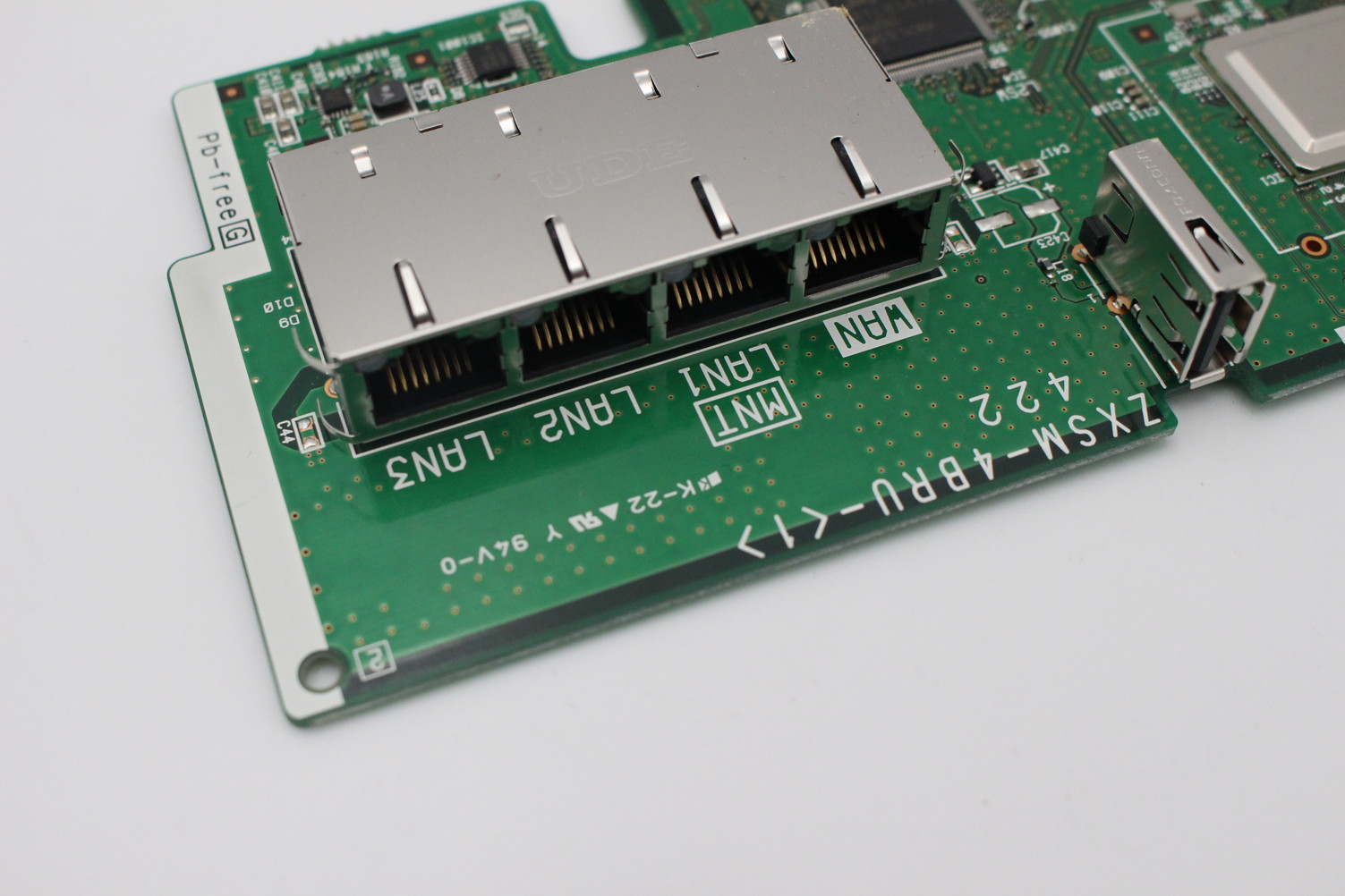 ZXSM-4BRU-R(1) NTT製 αZX 基板 4chブロードバンドルーターユニット