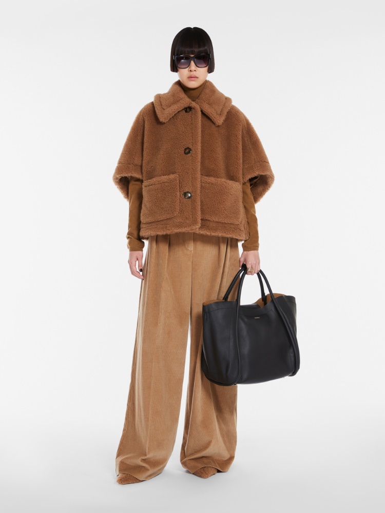 ニューテルツォ] テディベア ケープ, camel | Max Mara
