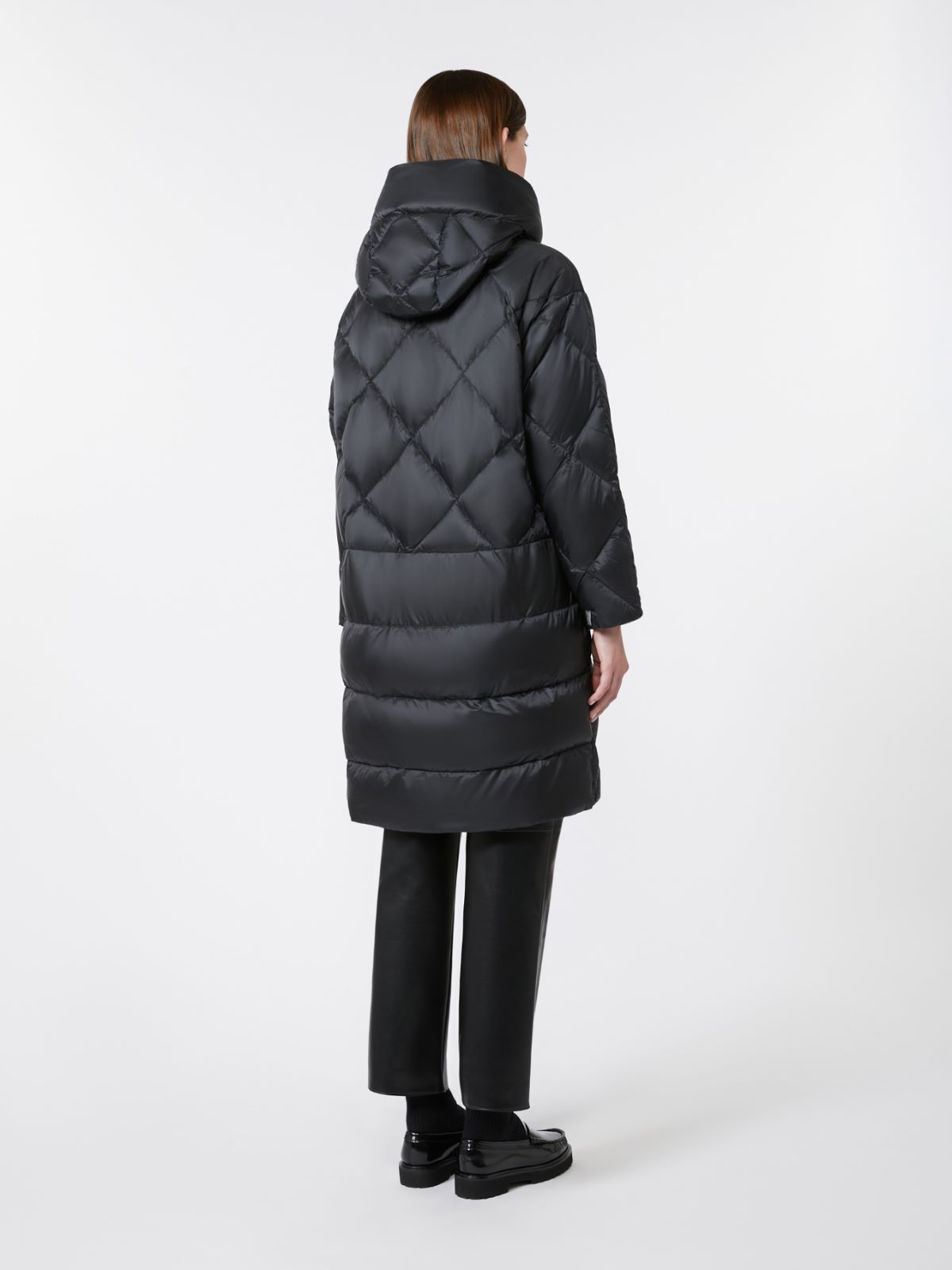 Down jacket in iridescent water-repellent fabric, black | Max Mara