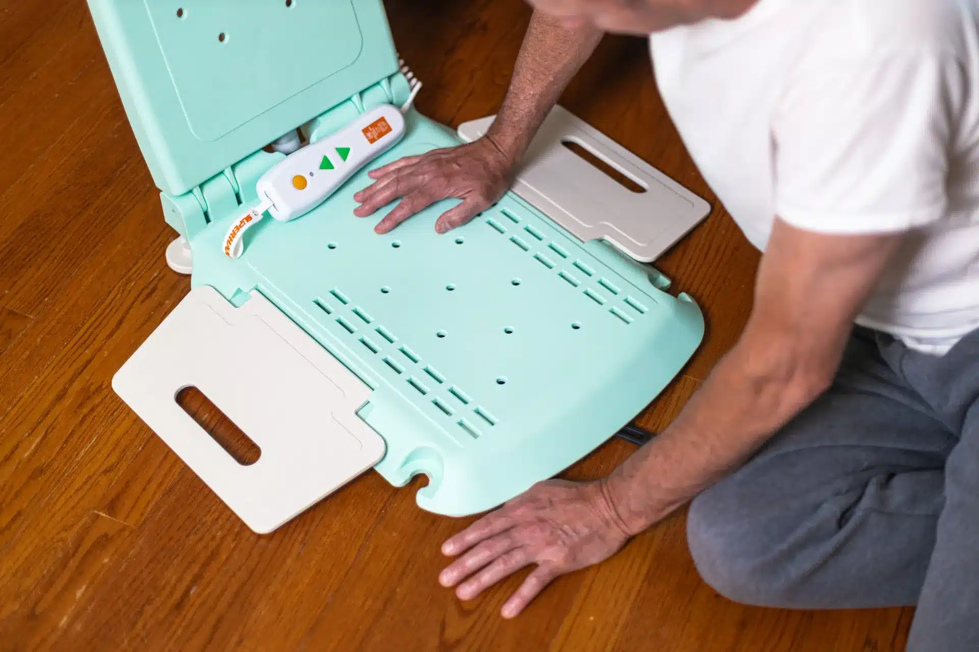 SuperHandy GoRise LT Floor Bath Lift - Lift Chairs | Mobility