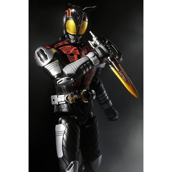 仮面ライダーカブト】 Figure-rise 6 仮面ライダーダークカブト│株式