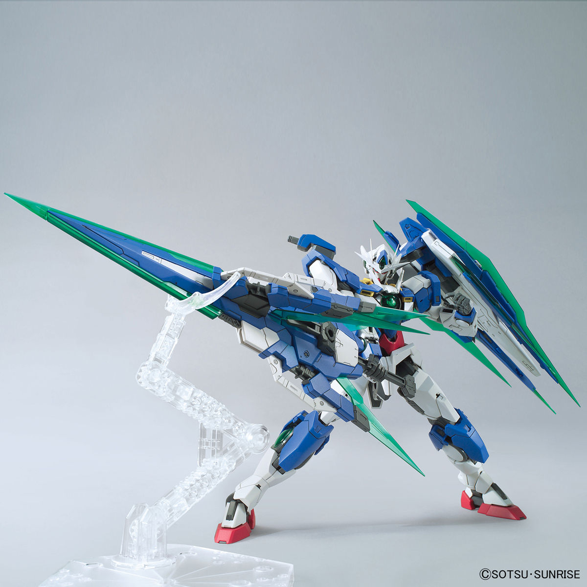 MG 1/100 ダブルオークアンタフルセイバー｜バンダイ ホビーサイト