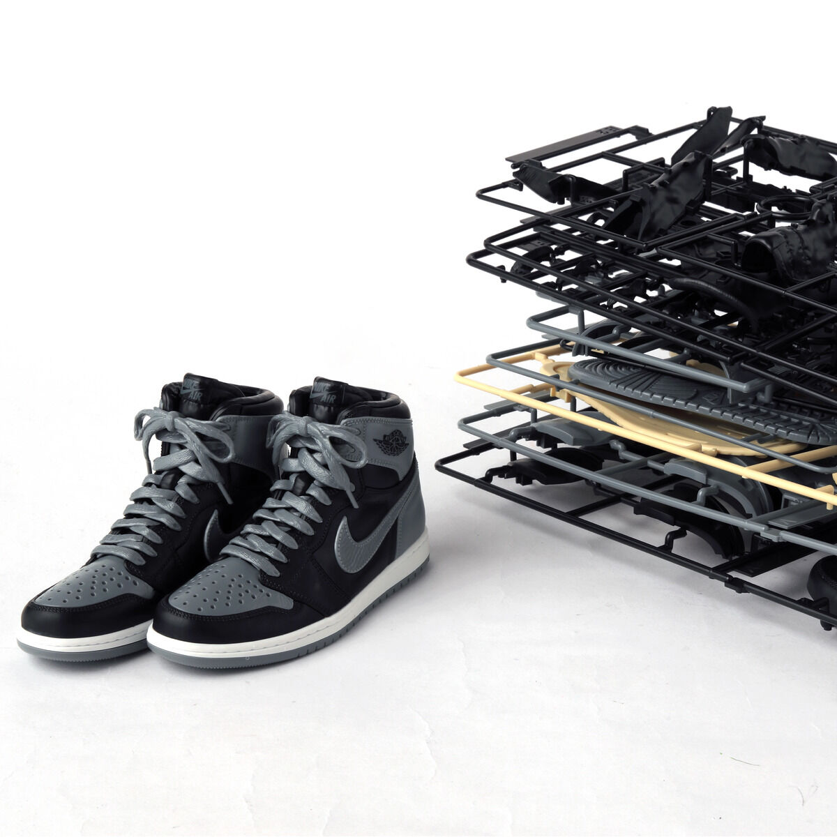 NIKE AIR JORDAN 1 HIGH 85 SHADOW AND REVERSE SHADOW MODEL KIT【2