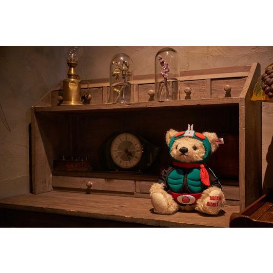 仮面ライダー1号」がキュートなテディベアに変身！老舗ブランド