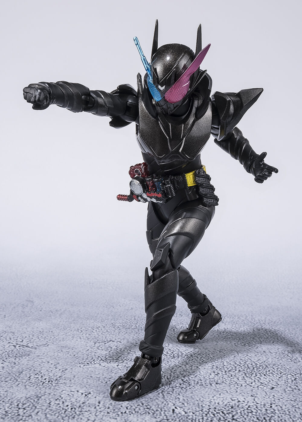 S.H.Figuarts 仮面ライダービルド ラビットタンクハザードフォーム