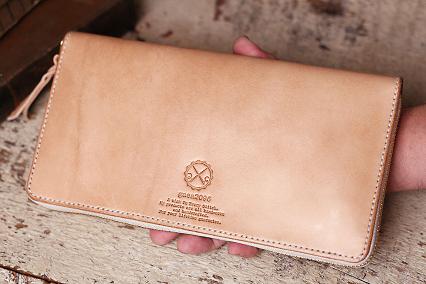 過去最大！特大サイズでオーダーメイド～ヌメ革、ラウンドファスナー長