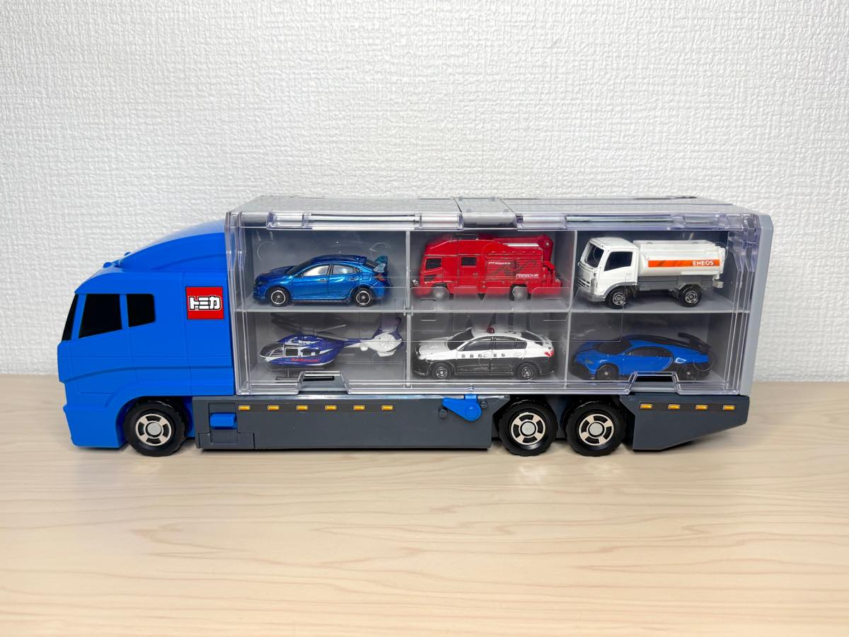 おかたづけコンボイ」をブログレビュー。遊べる上にトミカの収納もでき