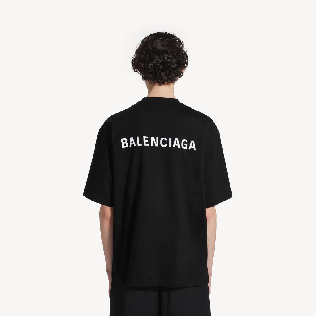 ブラック の メンズ Logo ミディアムフィット Tシャツ | Balenciaga JP