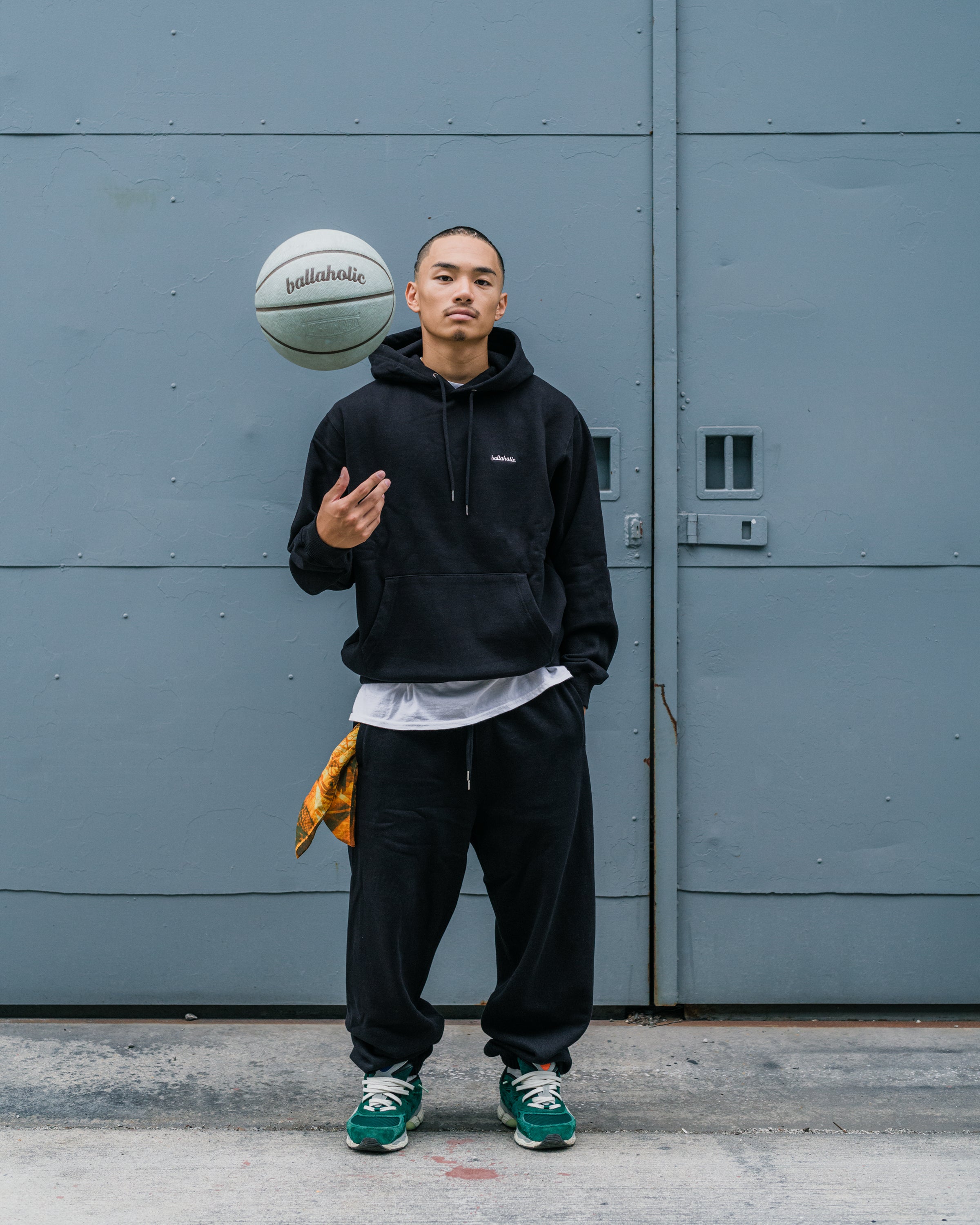 Small Logo Sweat Hoodie (black) – ballaholicオンラインショップ