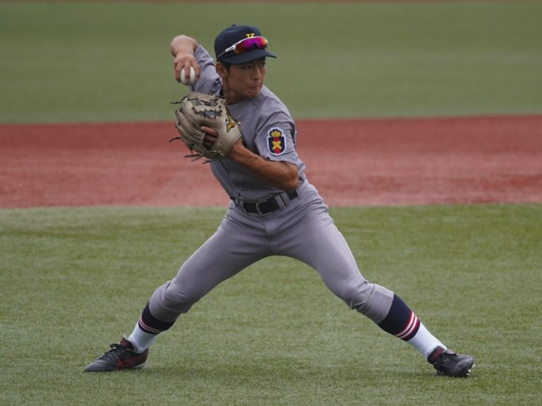 慶應義塾大学野球部公式戦用スパイク 慶應義塾大学 体育会野球部 公式