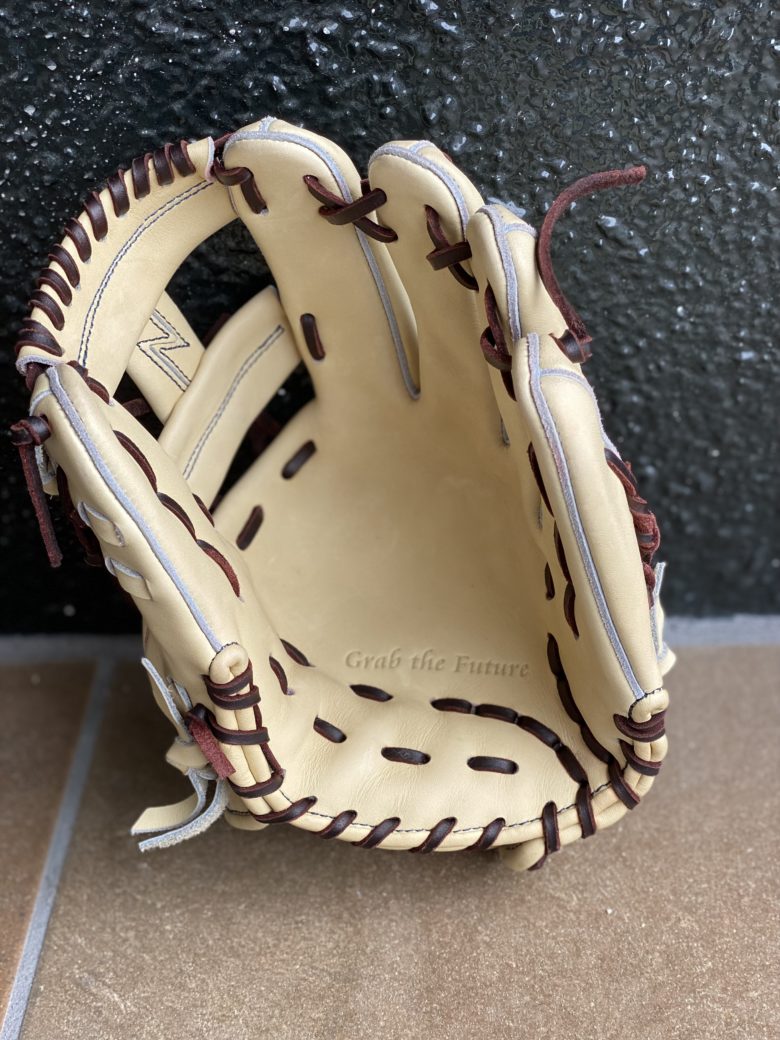 FIVEの日】FIVEグローブF601型：店舗別注硬式グラブを型付けしました